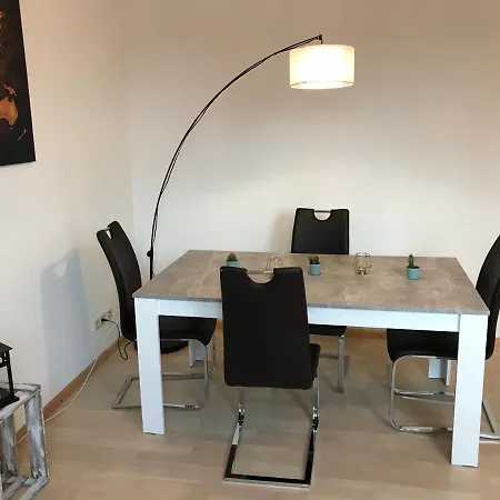 Gemuetliche 2 Zimmer Fewo Parkplatz Wlan