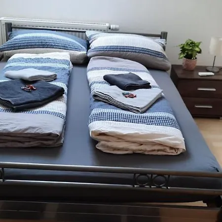 Gemuetliche 2 Zimmer Fewo Parkplatz Wlan